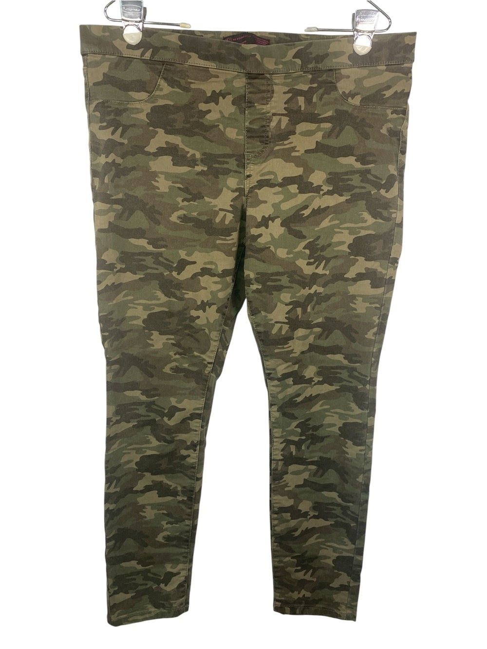 No Boundaries Camo Pull-On Pants Women’s Size 19-XXL